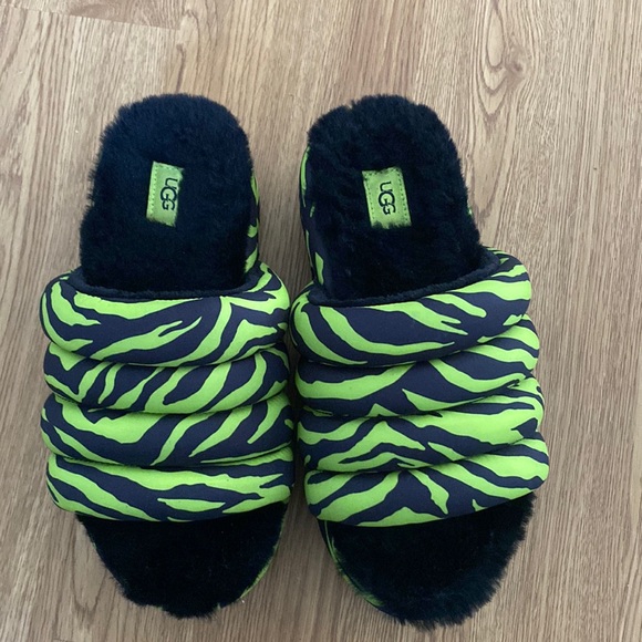 Fuzzy Uggs sandals. - Picture 1 of 3